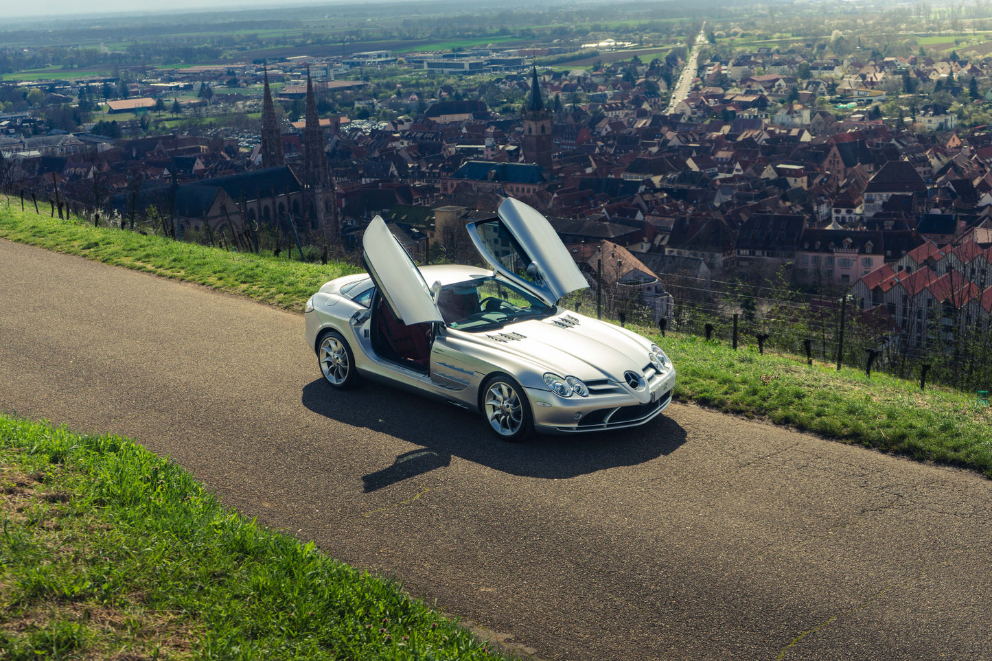MERCEDES-BENZ / MCLAREN SLR