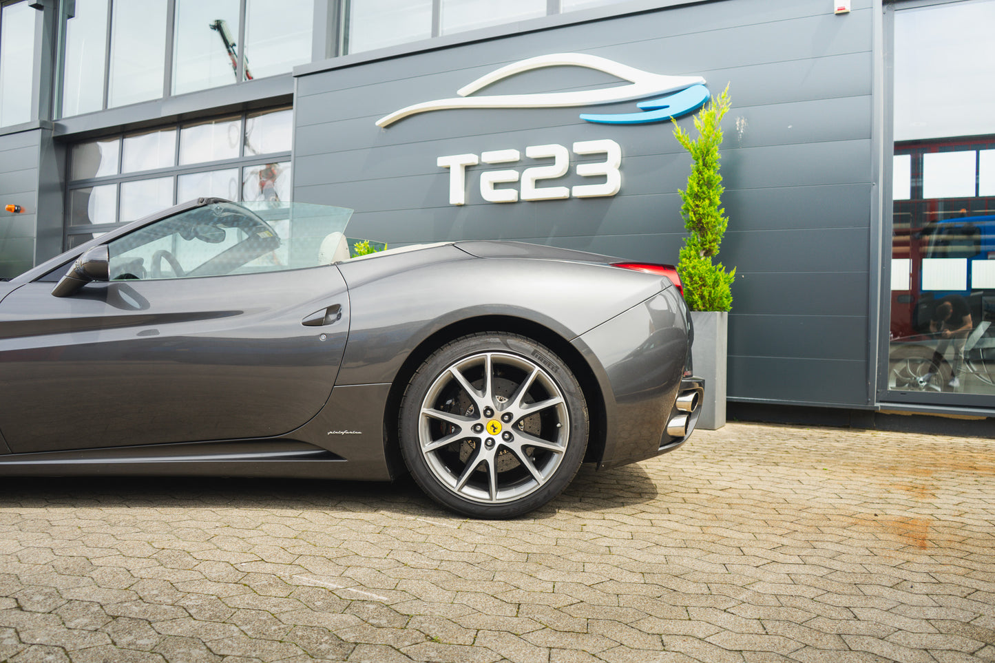 FERRARI CALIFORNIA