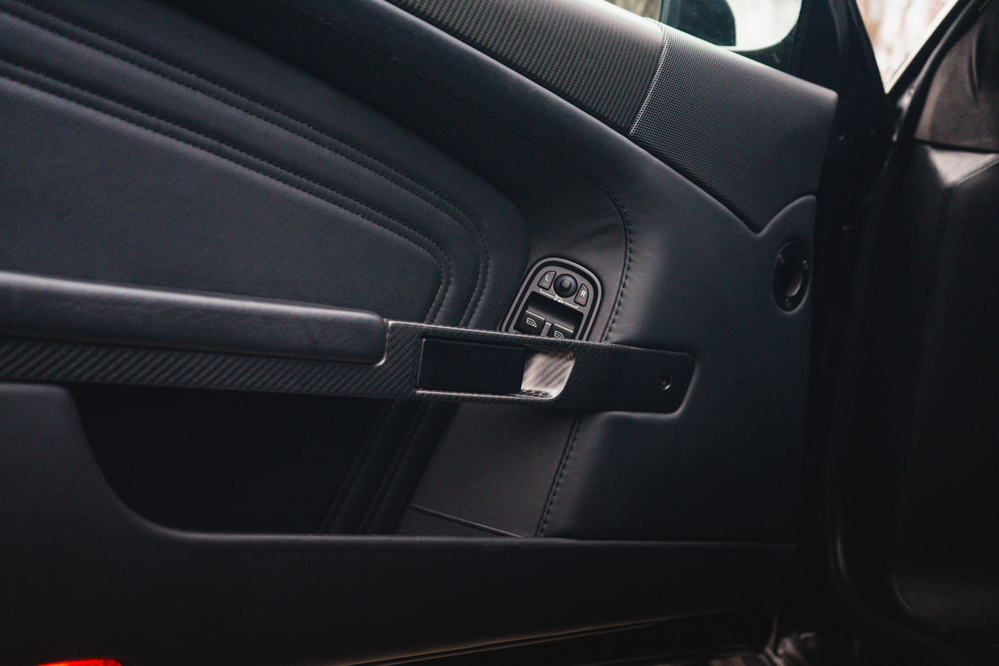 ASTON MARTIN DBS "Manual Gearbox"