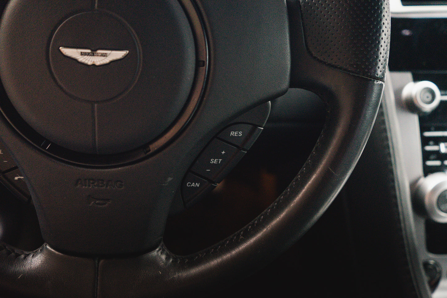 ASTON MARTIN DBS "Manual Gearbox"