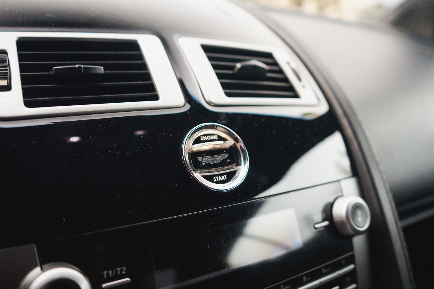 ASTON MARTIN DBS "Manual Gearbox"