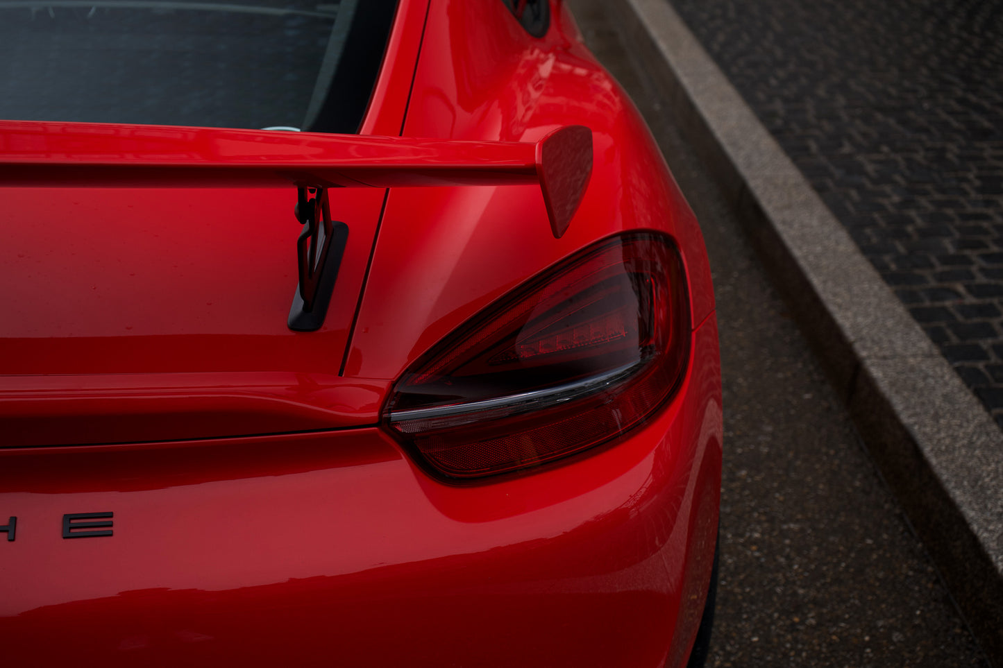 PORSCHE 981 CAYMAN GT4