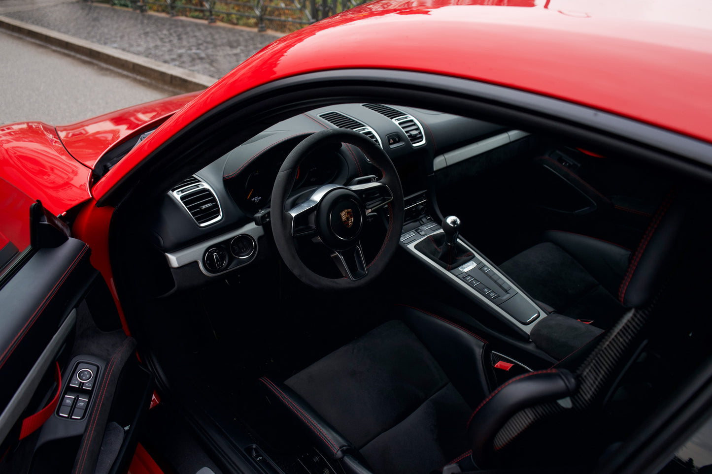 PORSCHE 981 CAYMAN GT4
