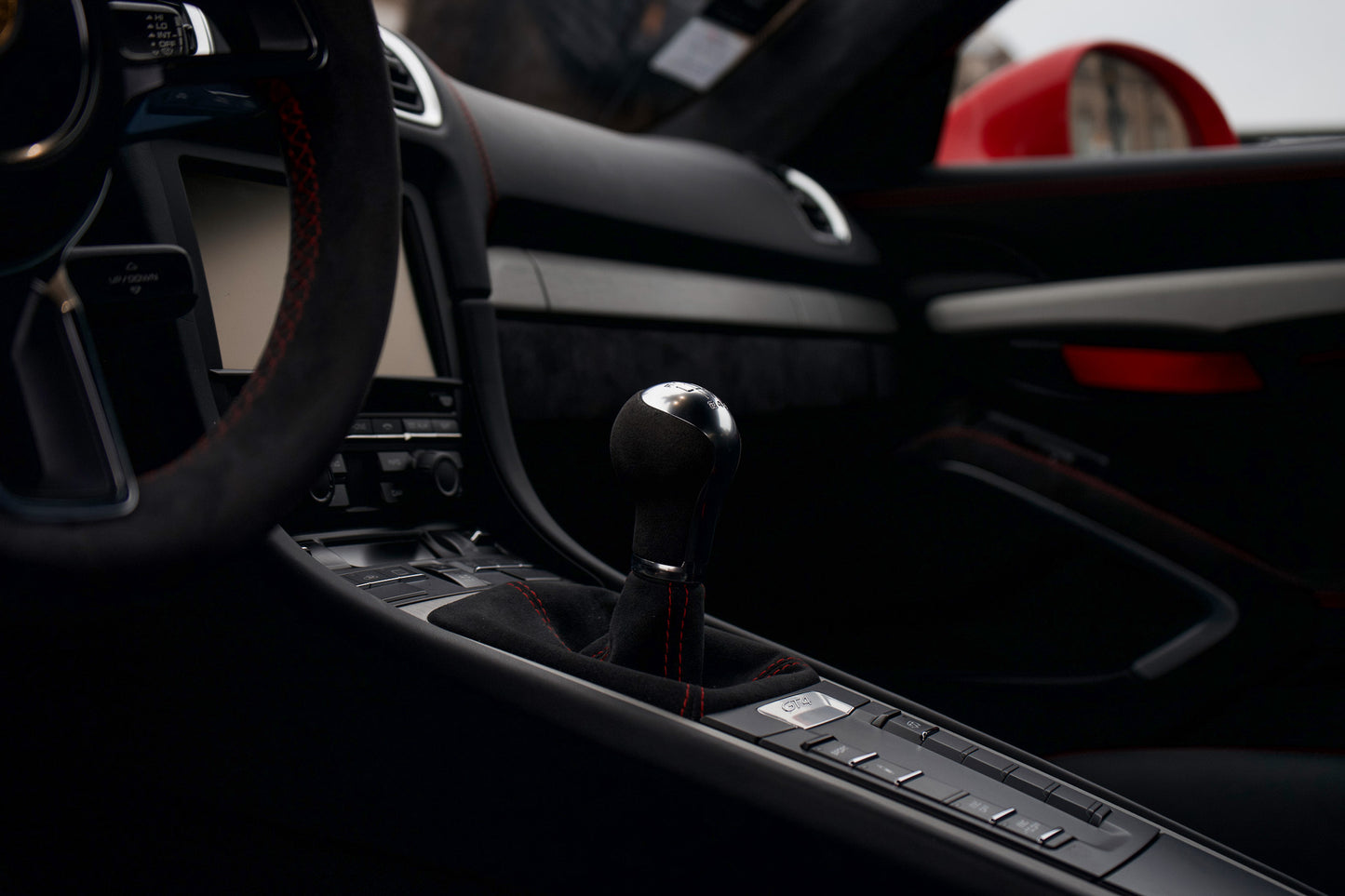 PORSCHE 981 CAYMAN GT4