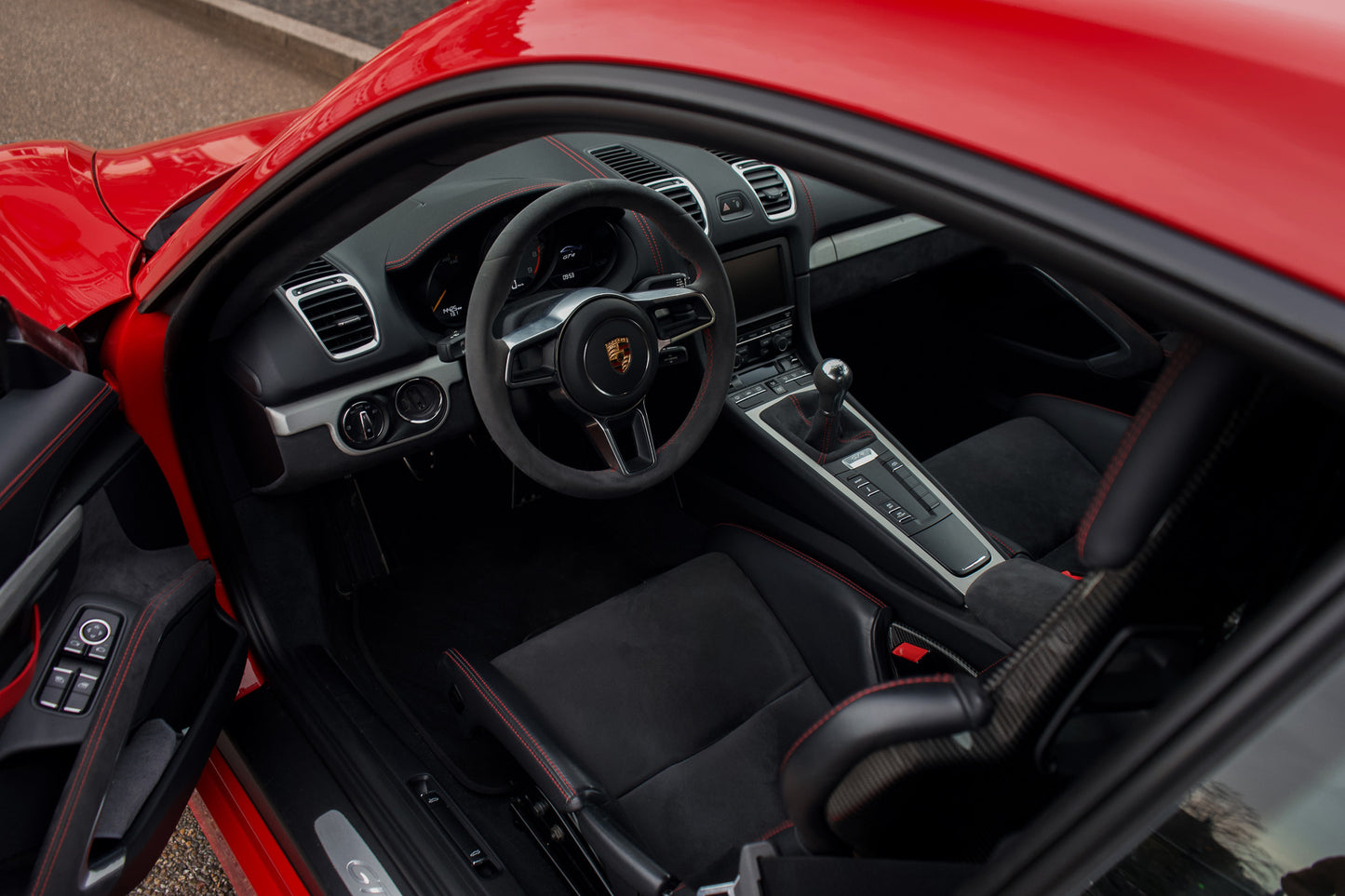 PORSCHE 981 CAYMAN GT4