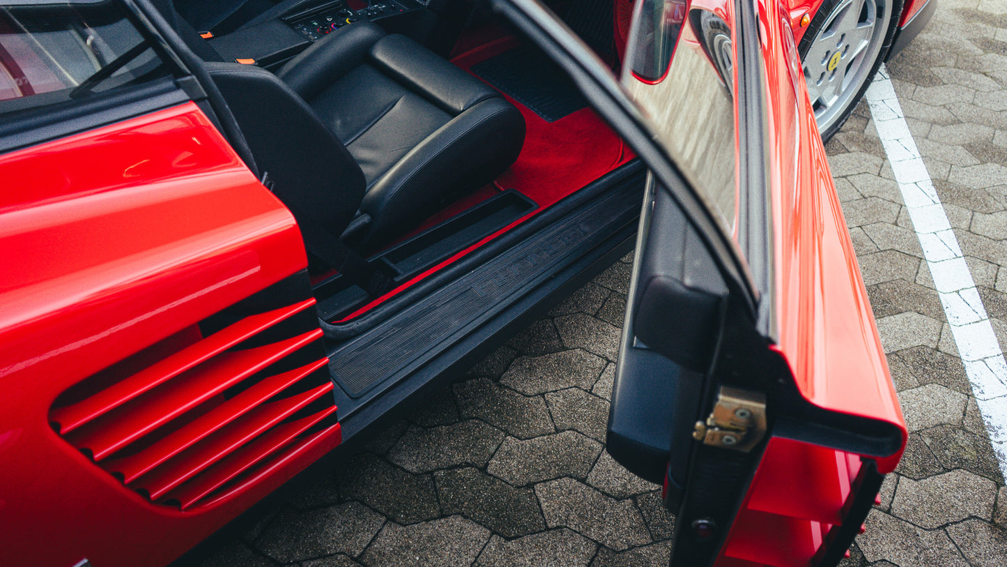 FERRARI TESTAROSSA "3,758 KM"