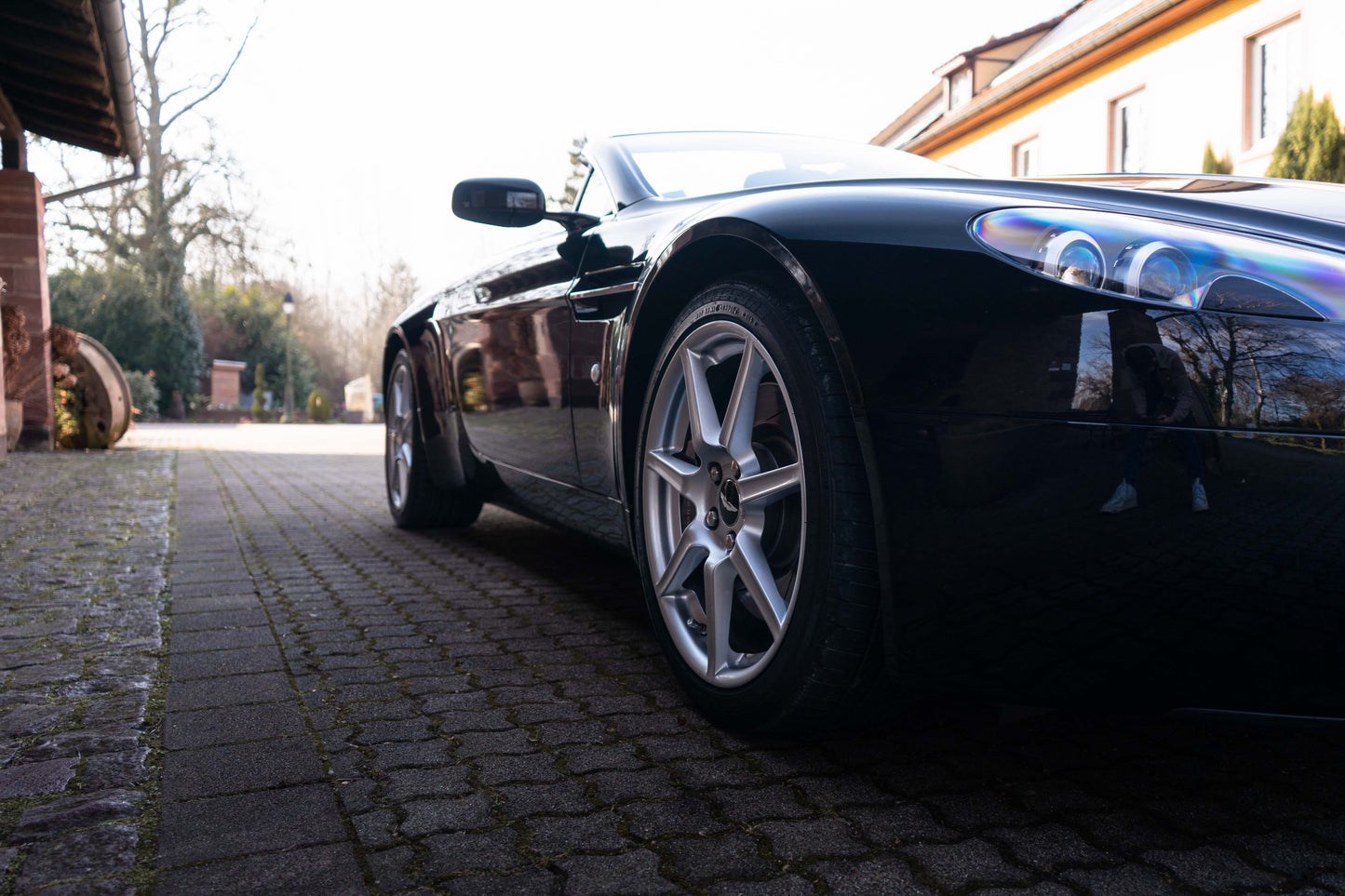 ASTON MARTIN V8 VANTAGE ROADSTER „Schaltgetriebe“