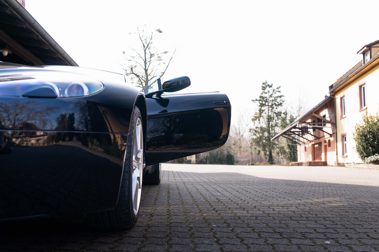 ASTON MARTIN V8 VANTAGE ROADSTER „Schaltgetriebe“
