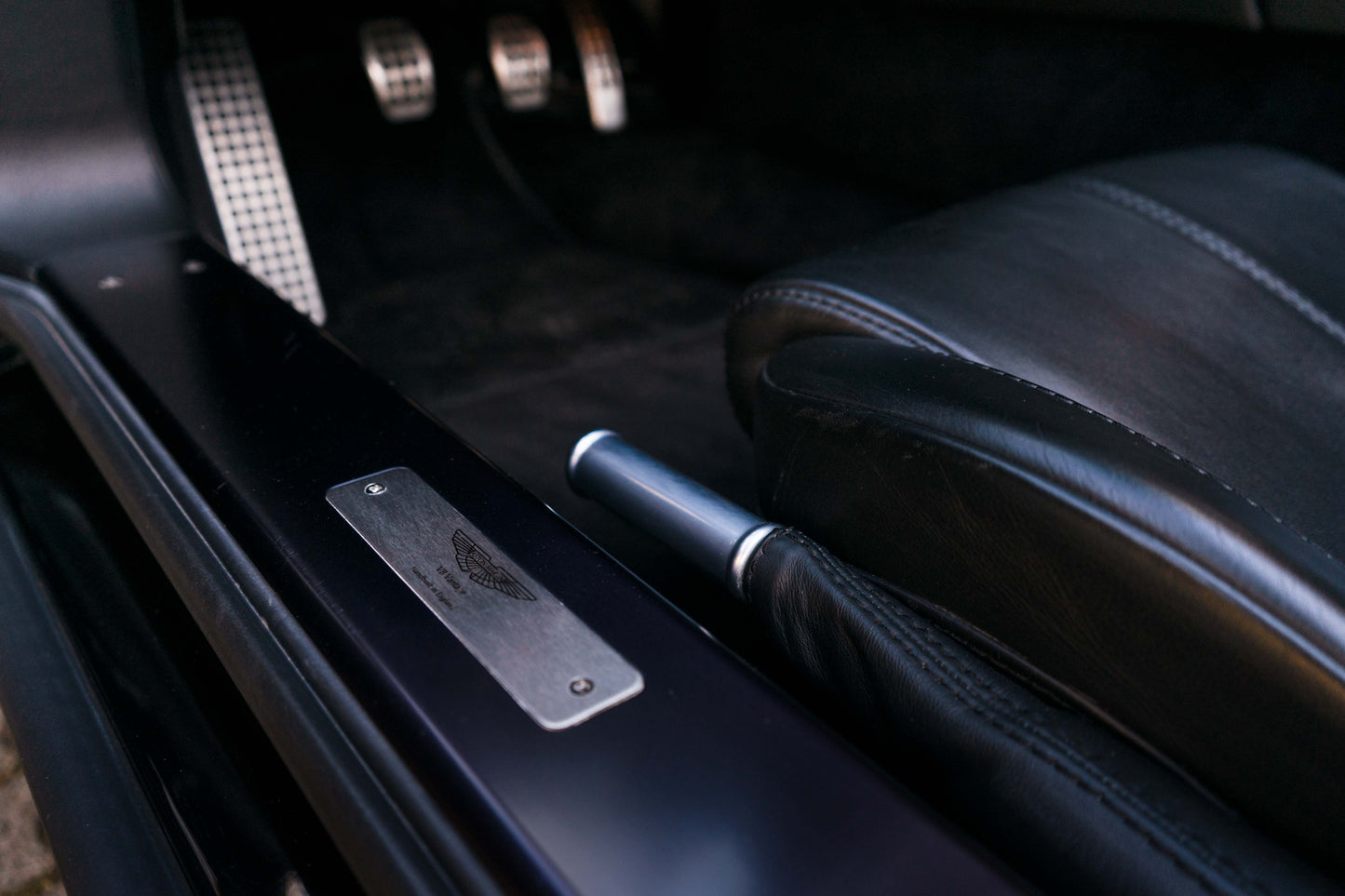 ASTON MARTIN V8 VANTAGE ROADSTER „Schaltgetriebe“