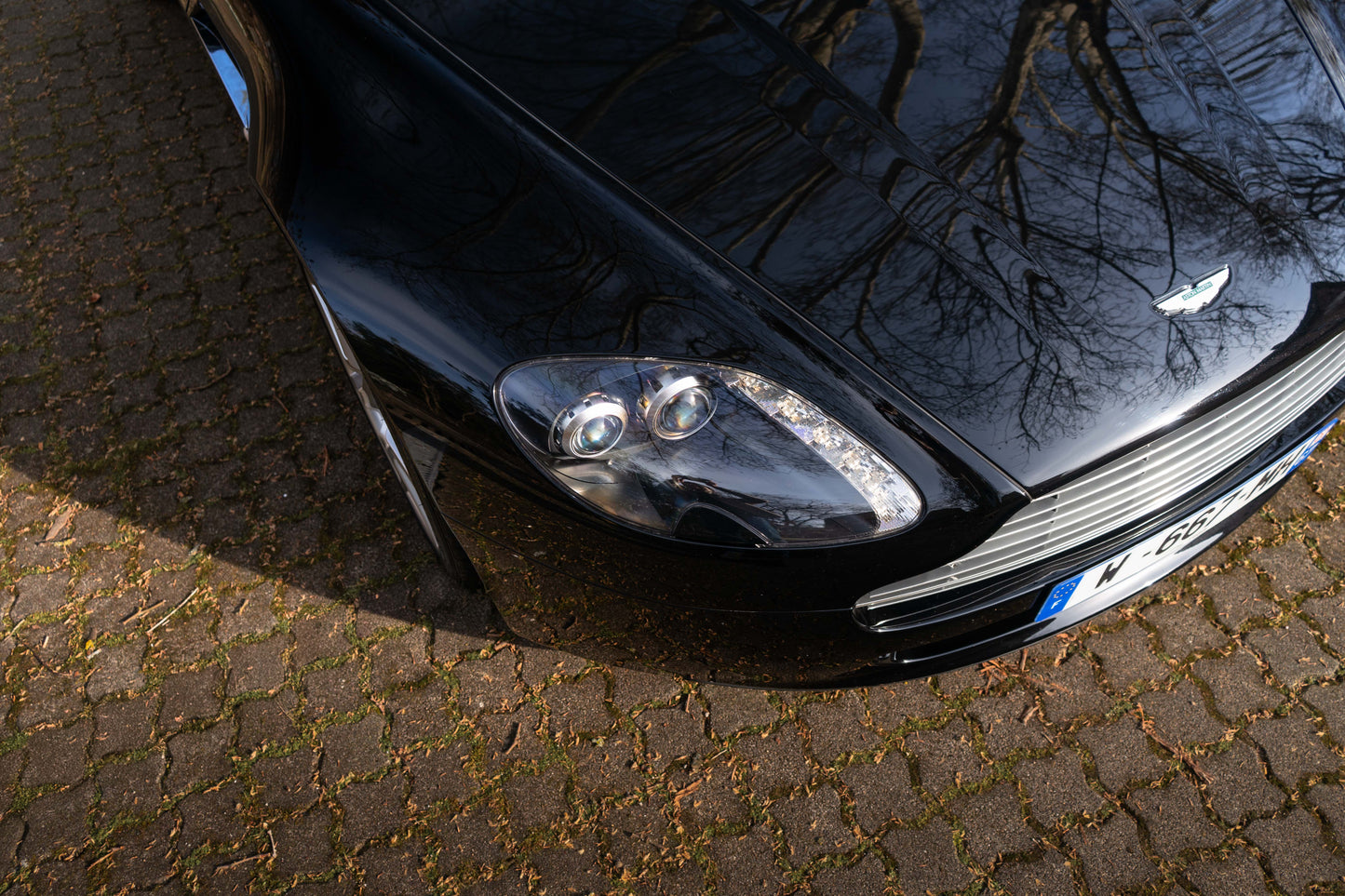 ASTON MARTIN V8 VANTAGE ROADSTER „Schaltgetriebe“