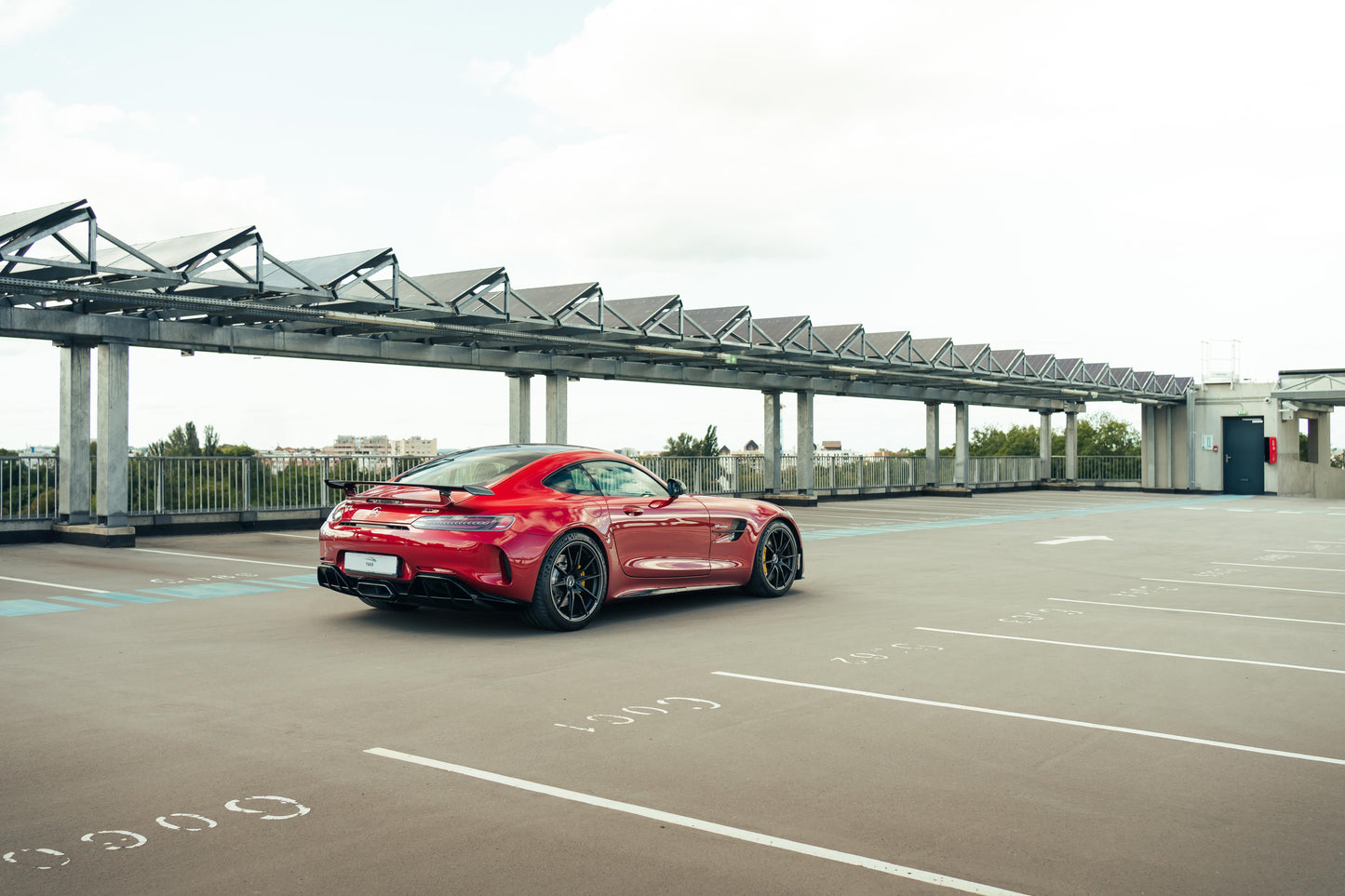 MERCEDES AMG GTR