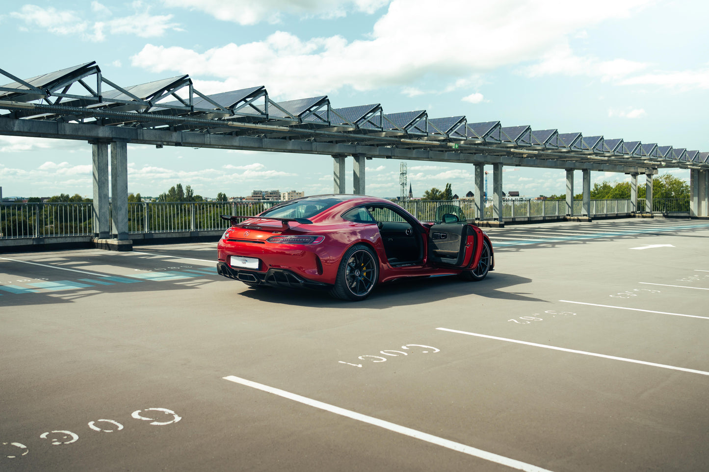 MERCEDES AMG GTR