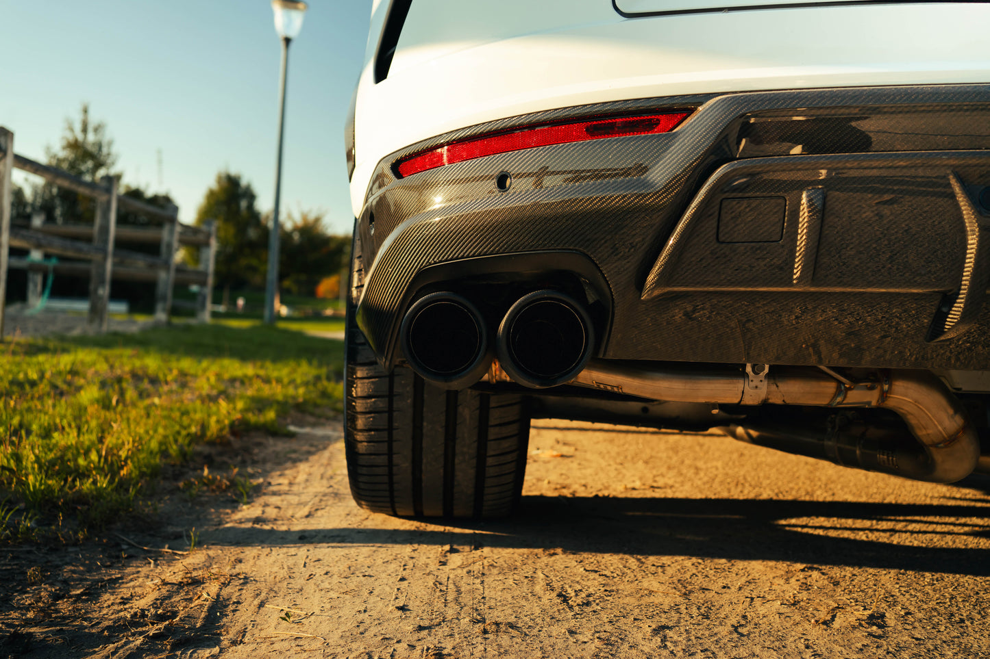 LAMBORGHINI URUS FULL CARBON Milltek
