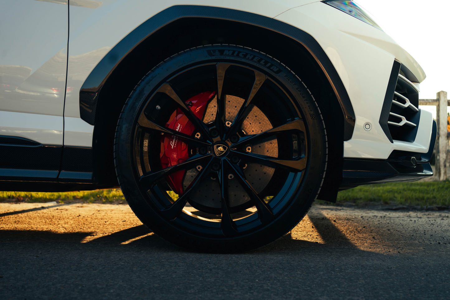 LAMBORGHINI URUS FULL CARBON Milltek