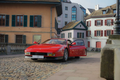 FERRARI TESTAROSSA