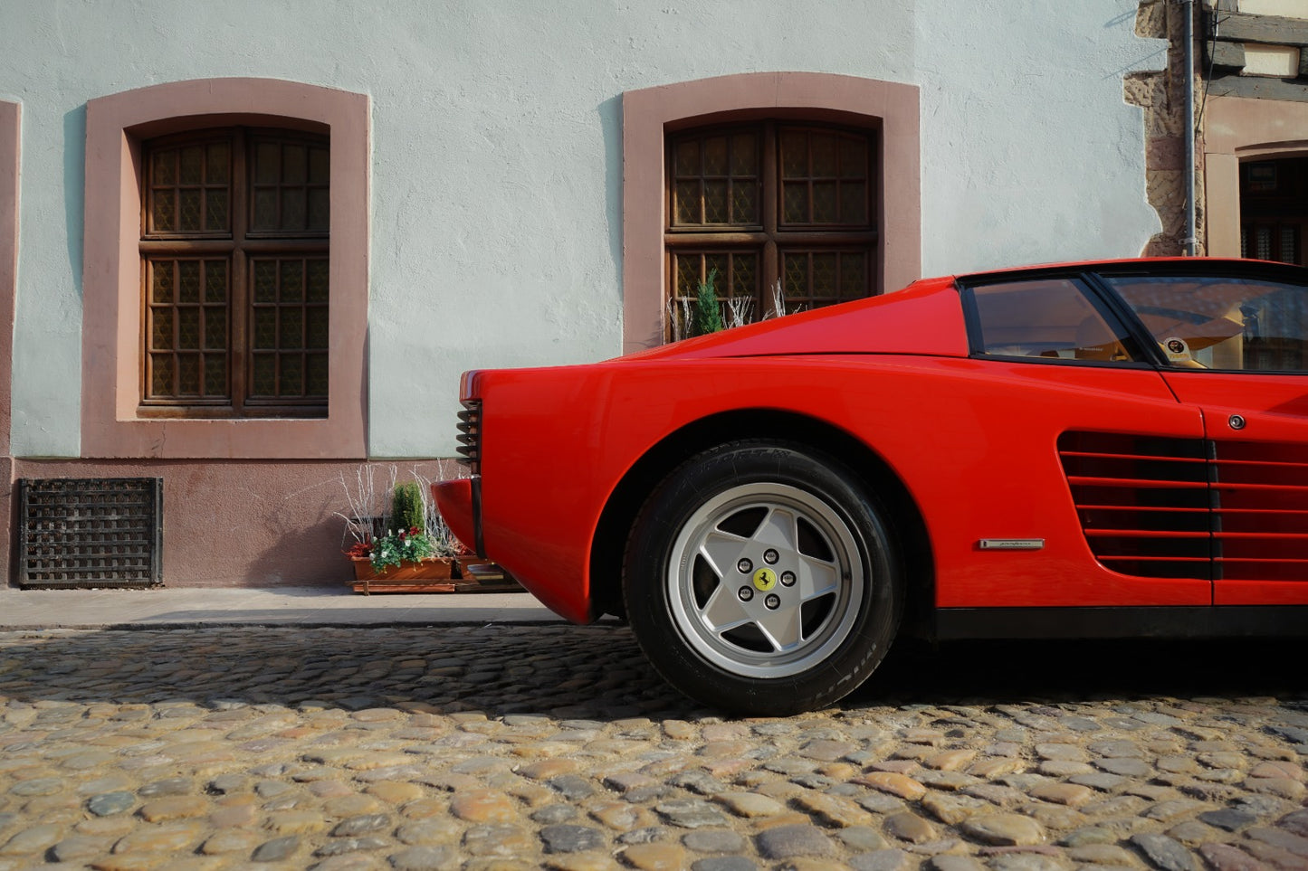 FERRARI TESTAROSSA