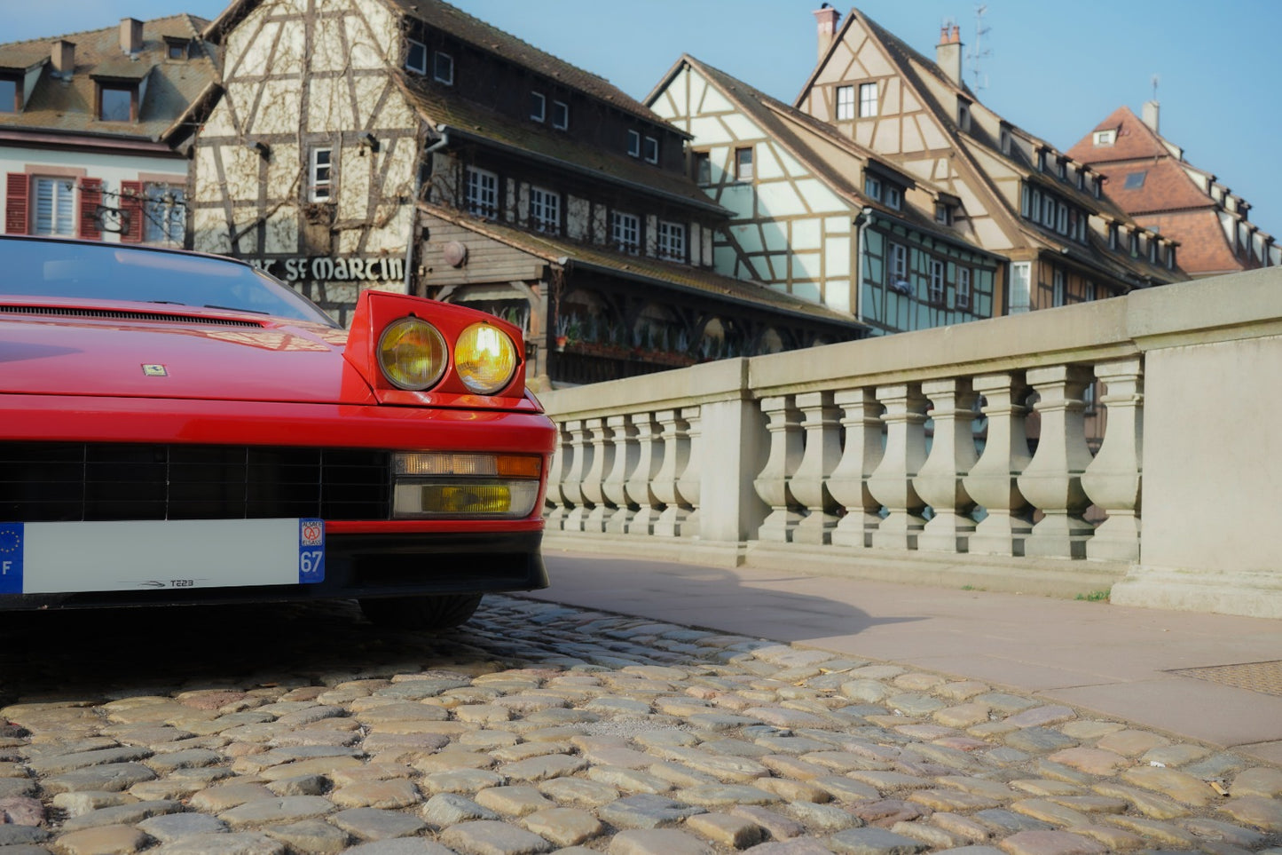 FERRARI TESTAROSSA