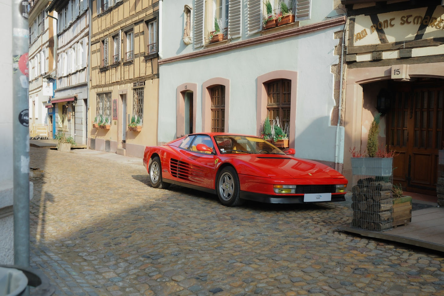 FERRARI TESTAROSSA