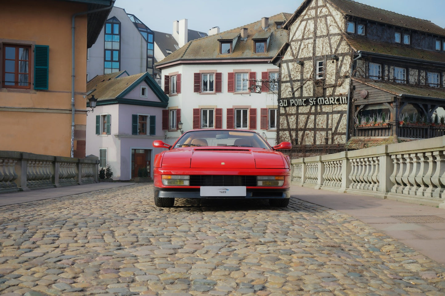 FERRARI TESTAROSSA