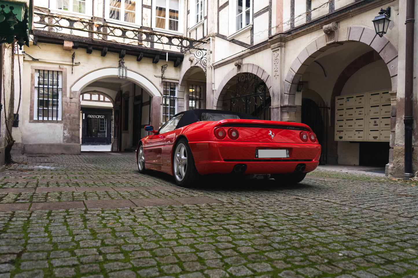 FERRARI F355 Spider "Boîte Mécanique"