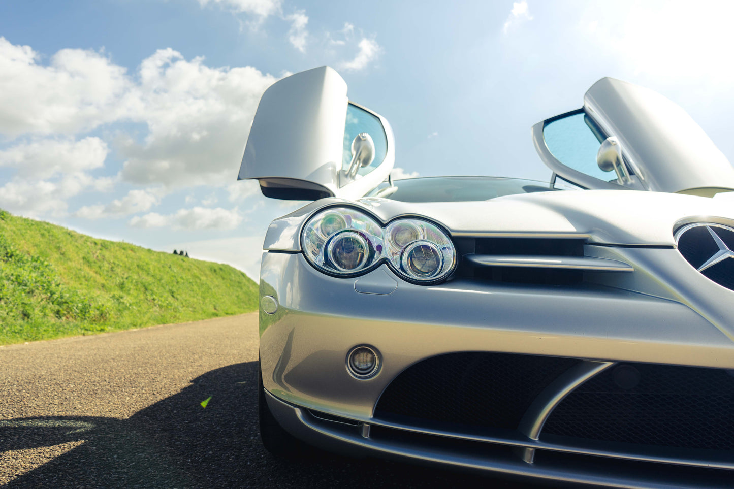 MERCEDES-BENZ / MCLAREN SLR