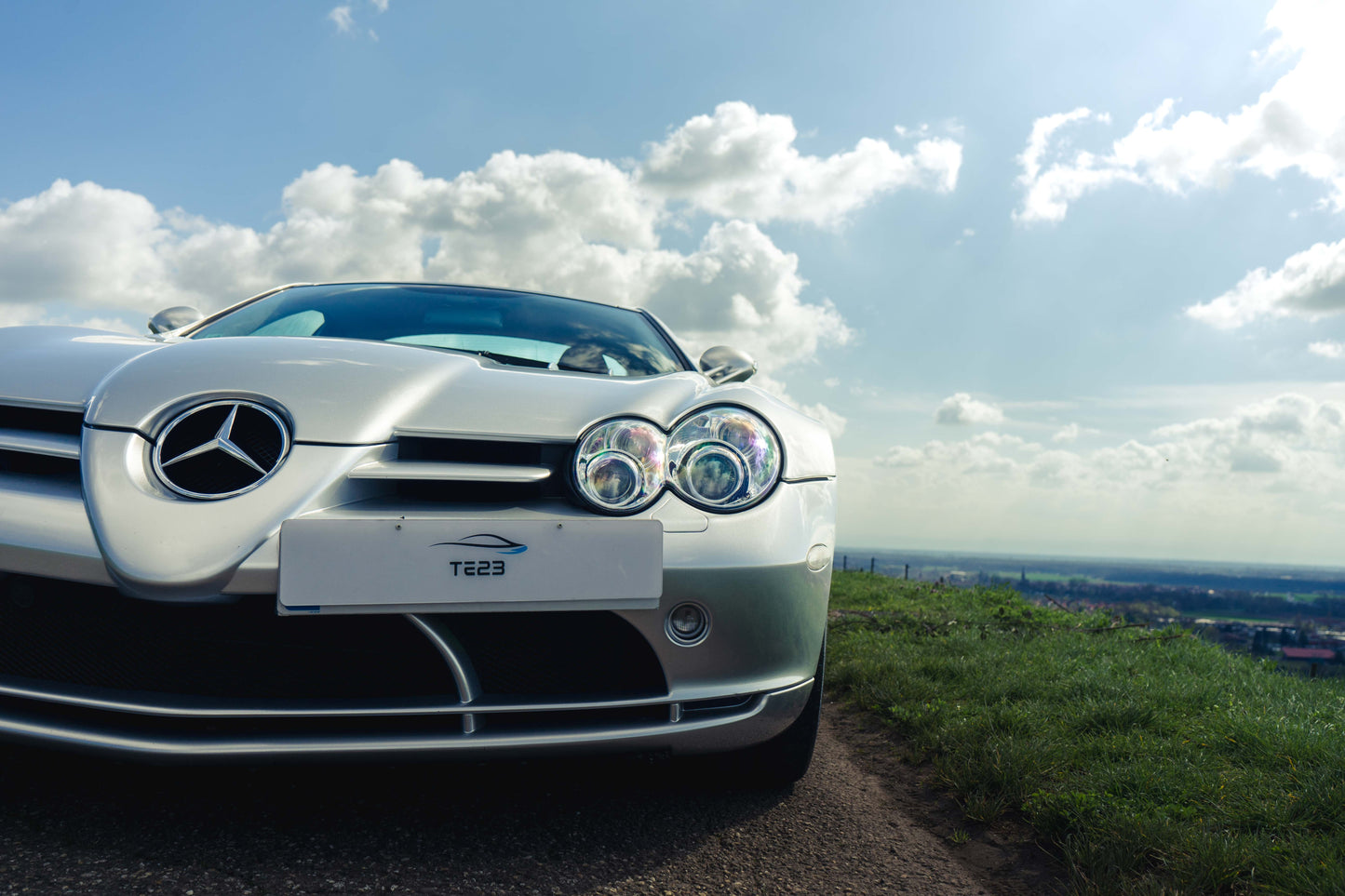 MERCEDES-BENZ / MCLAREN SLR