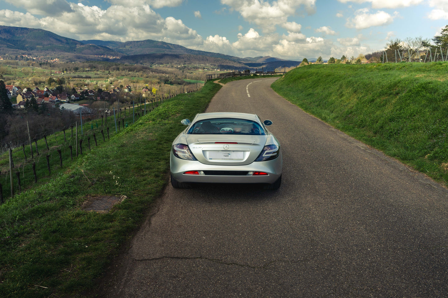 MERCEDES-BENZ / MCLAREN SLR