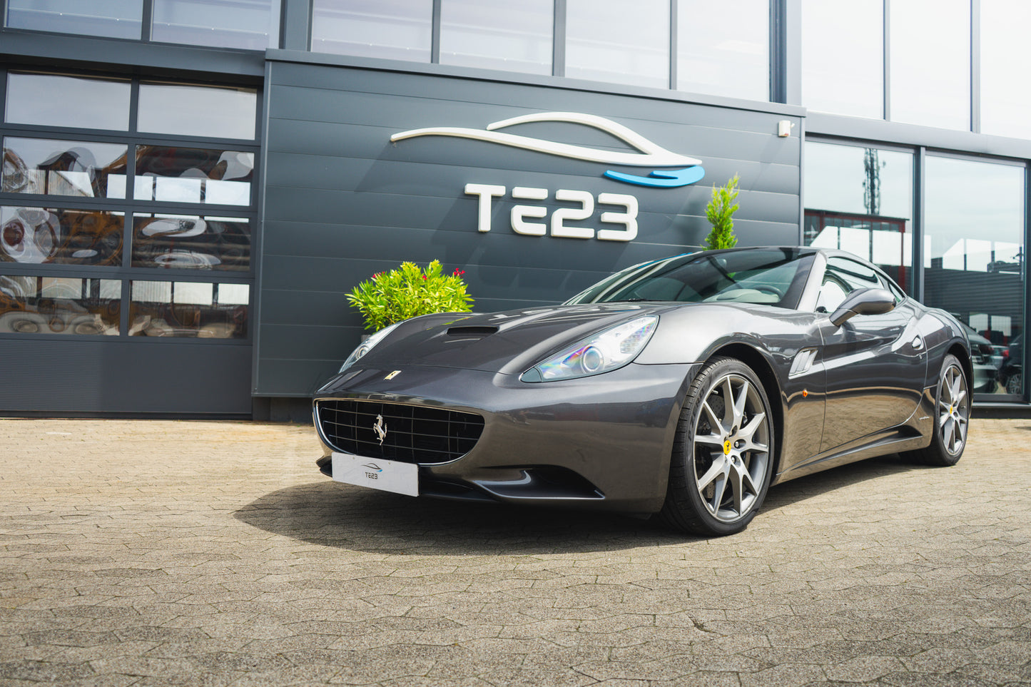 FERRARI California