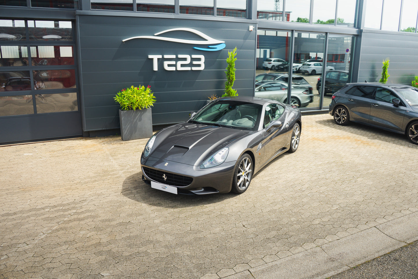 FERRARI California