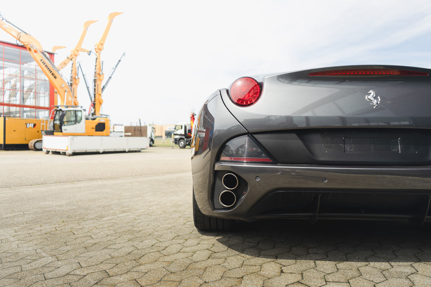 FERRARI California