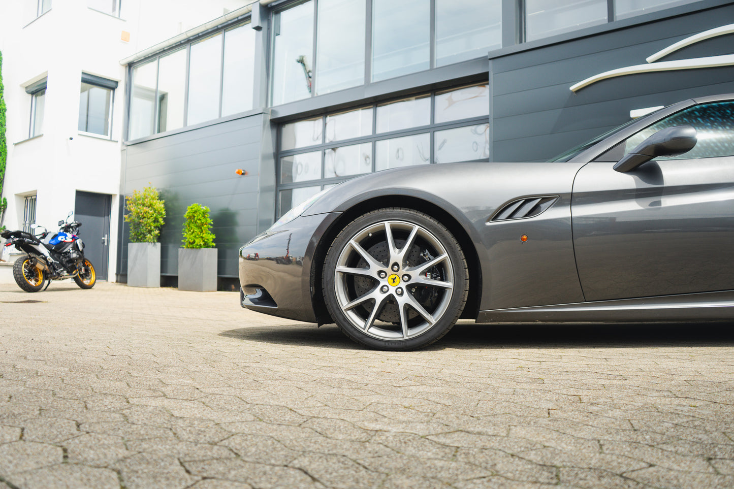 FERRARI California