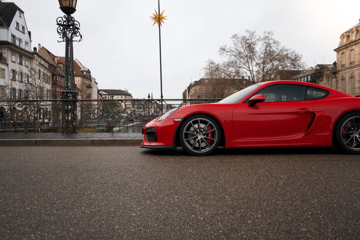 PORSCHE 981 Cayman GT4