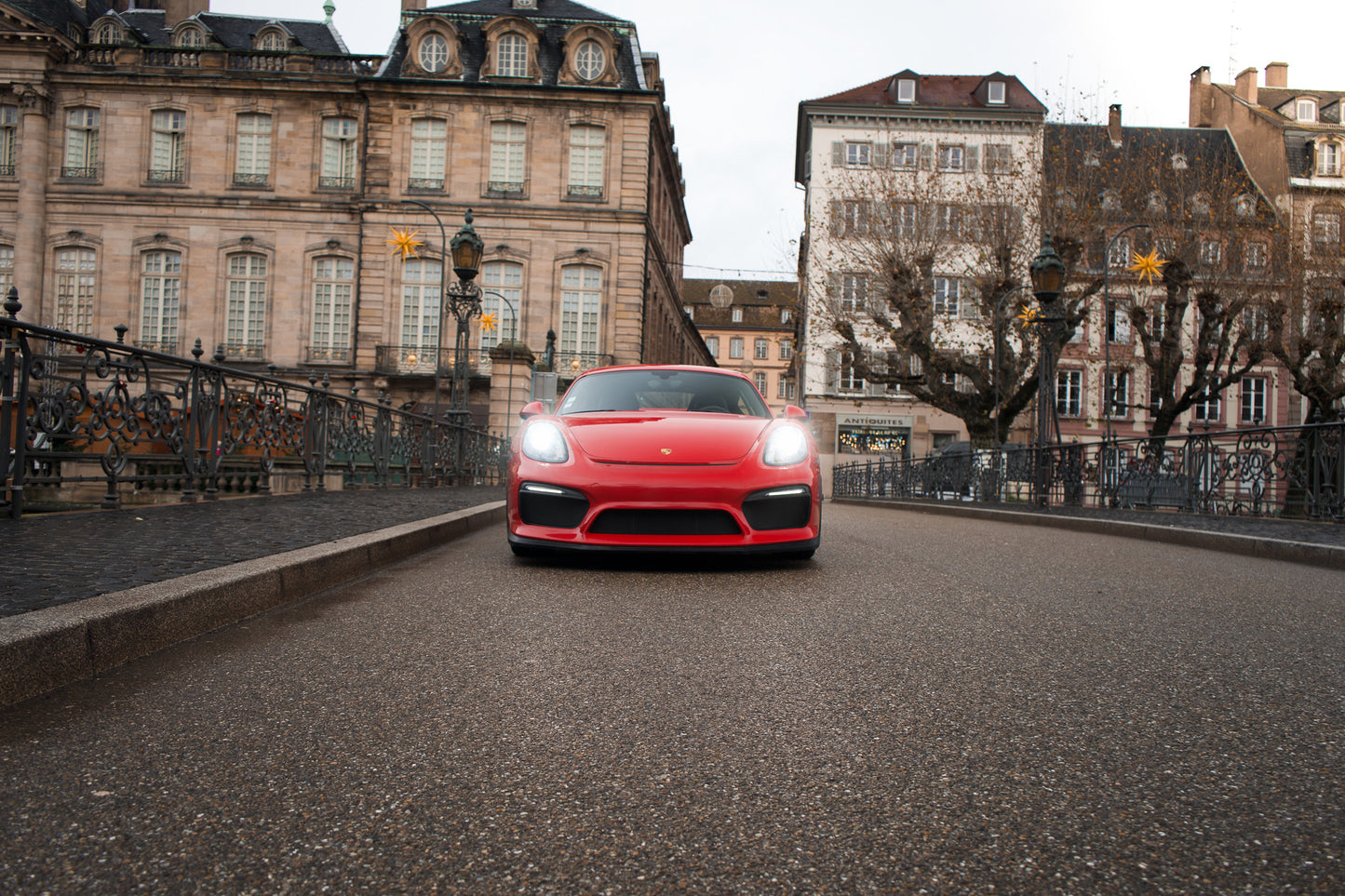 PORSCHE 981 Cayman GT4