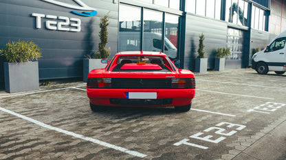 FERRARI TESTAROSSA „3.758 KM“