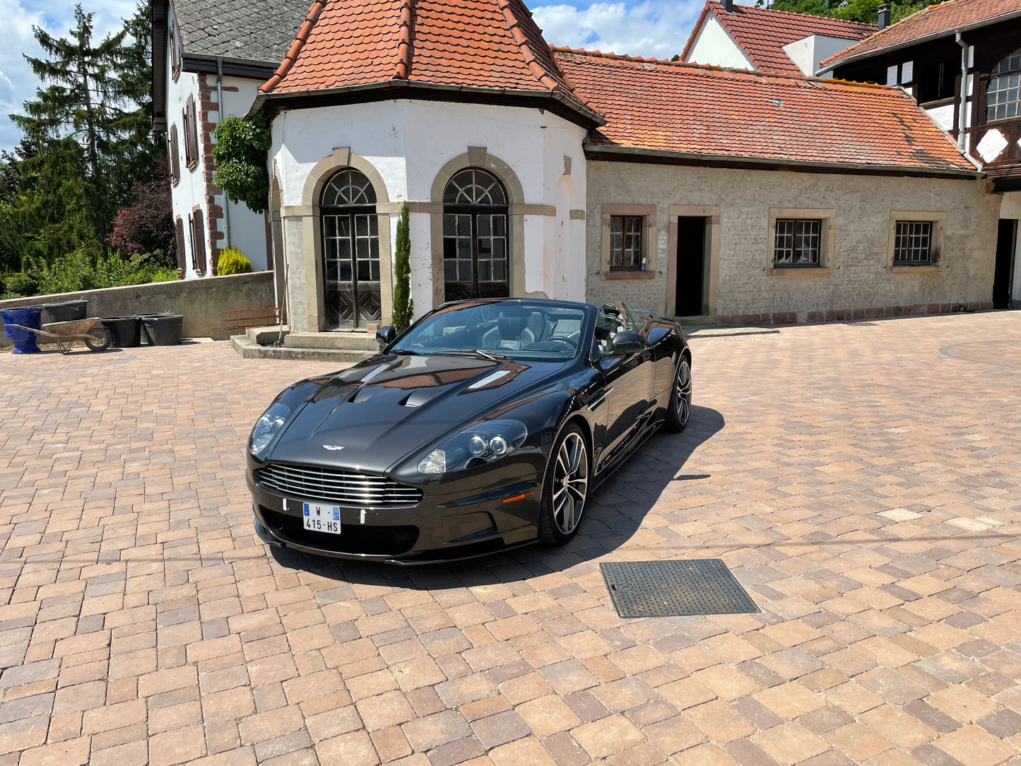 ASTON MARTIN DBS VOLANTE