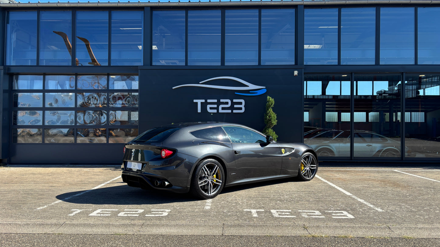 FERRARI FF