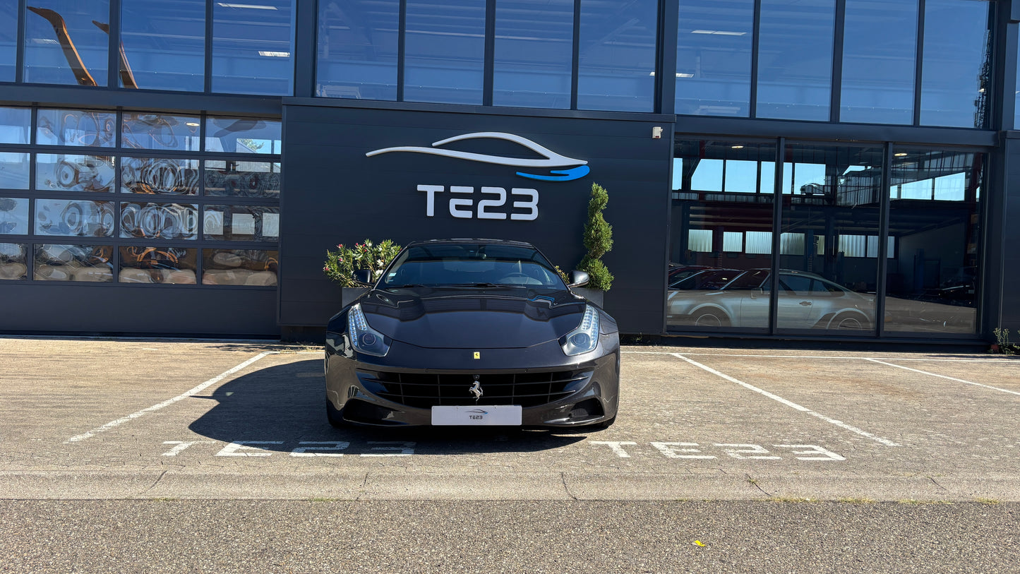 FERRARI FF