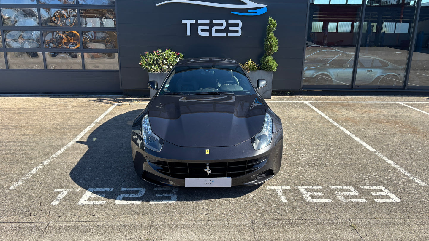 FERRARI FF