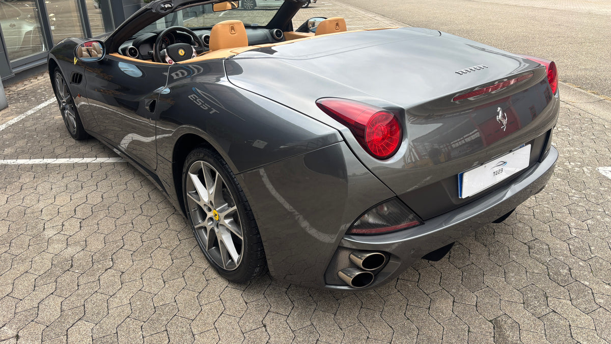 FERRARI CALIFORNIA