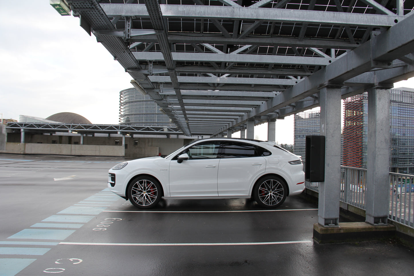 PORSCHE CAYENNE S-E HYBRID COUPE