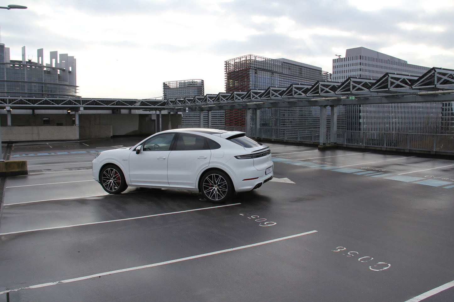PORSCHE CAYENNE S-E HYBRID COUPE