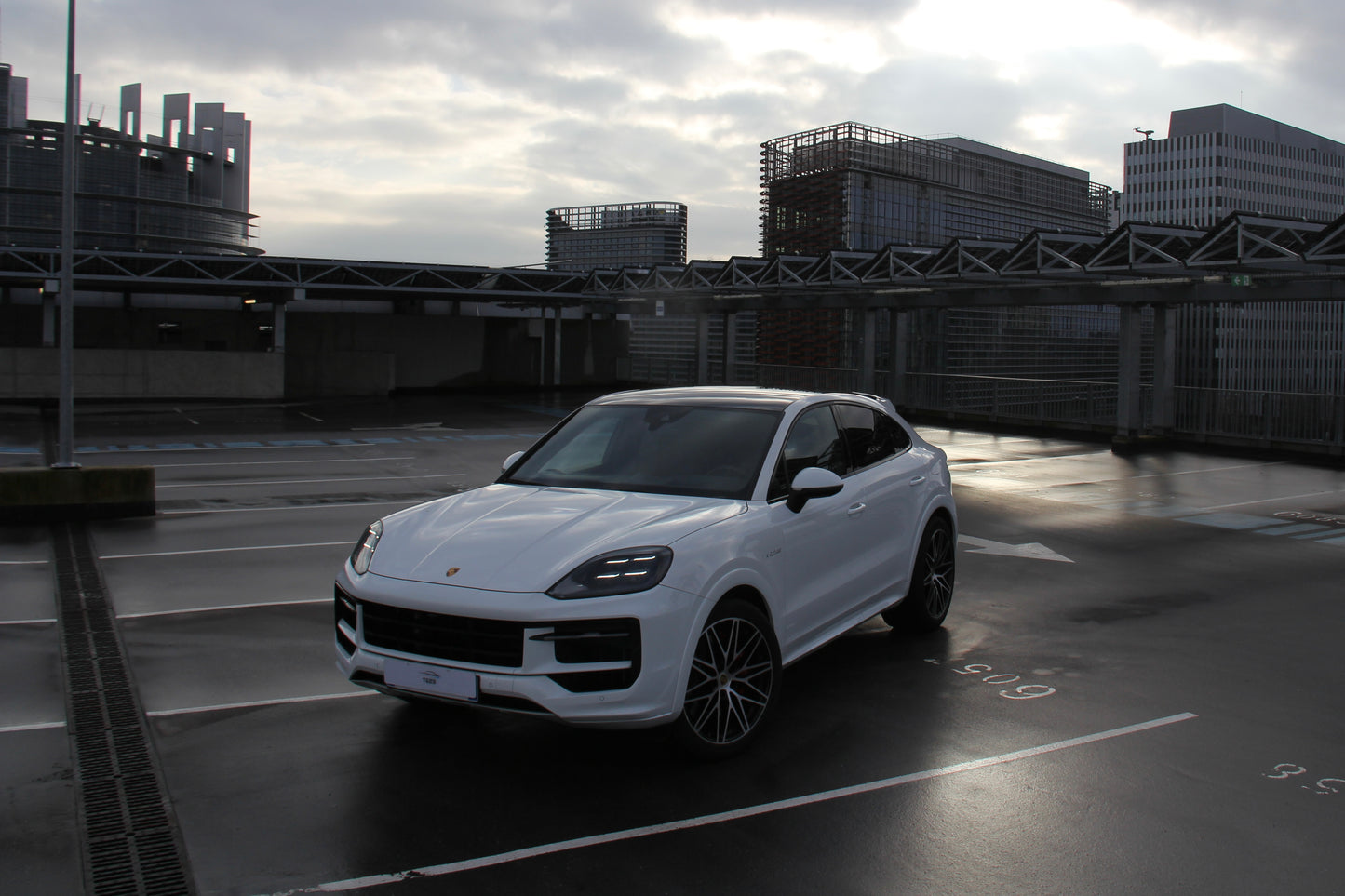 PORSCHE CAYENNE S-E HYBRID COUPE