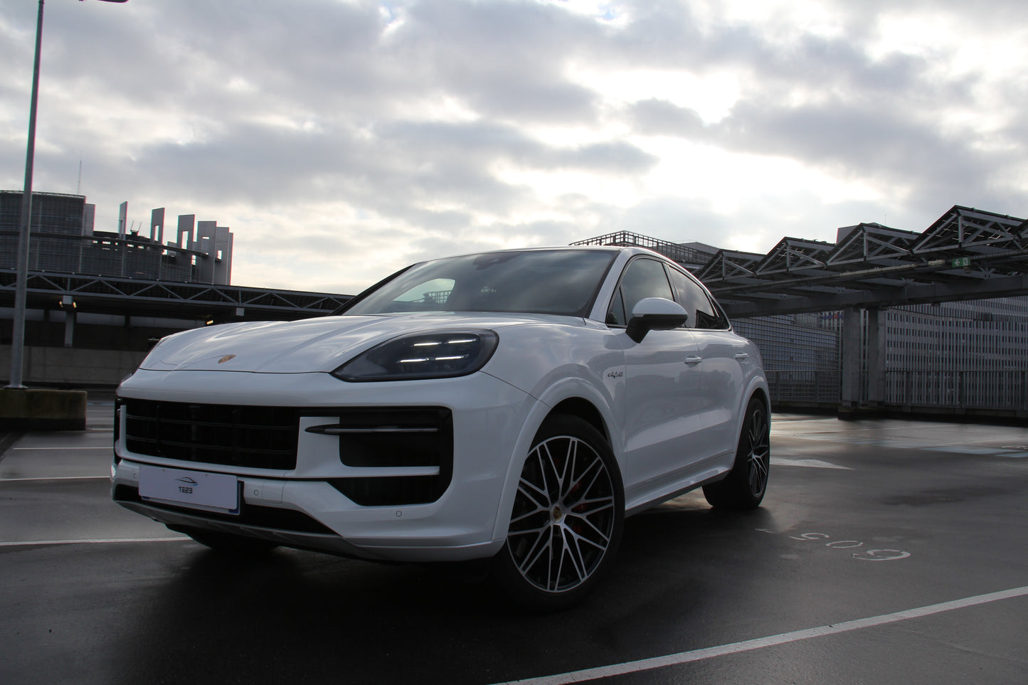 PORSCHE CAYENNE S-E HYBRID COUPE