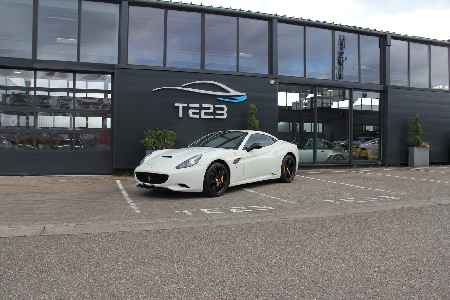 FERRARI CALIFORNIA