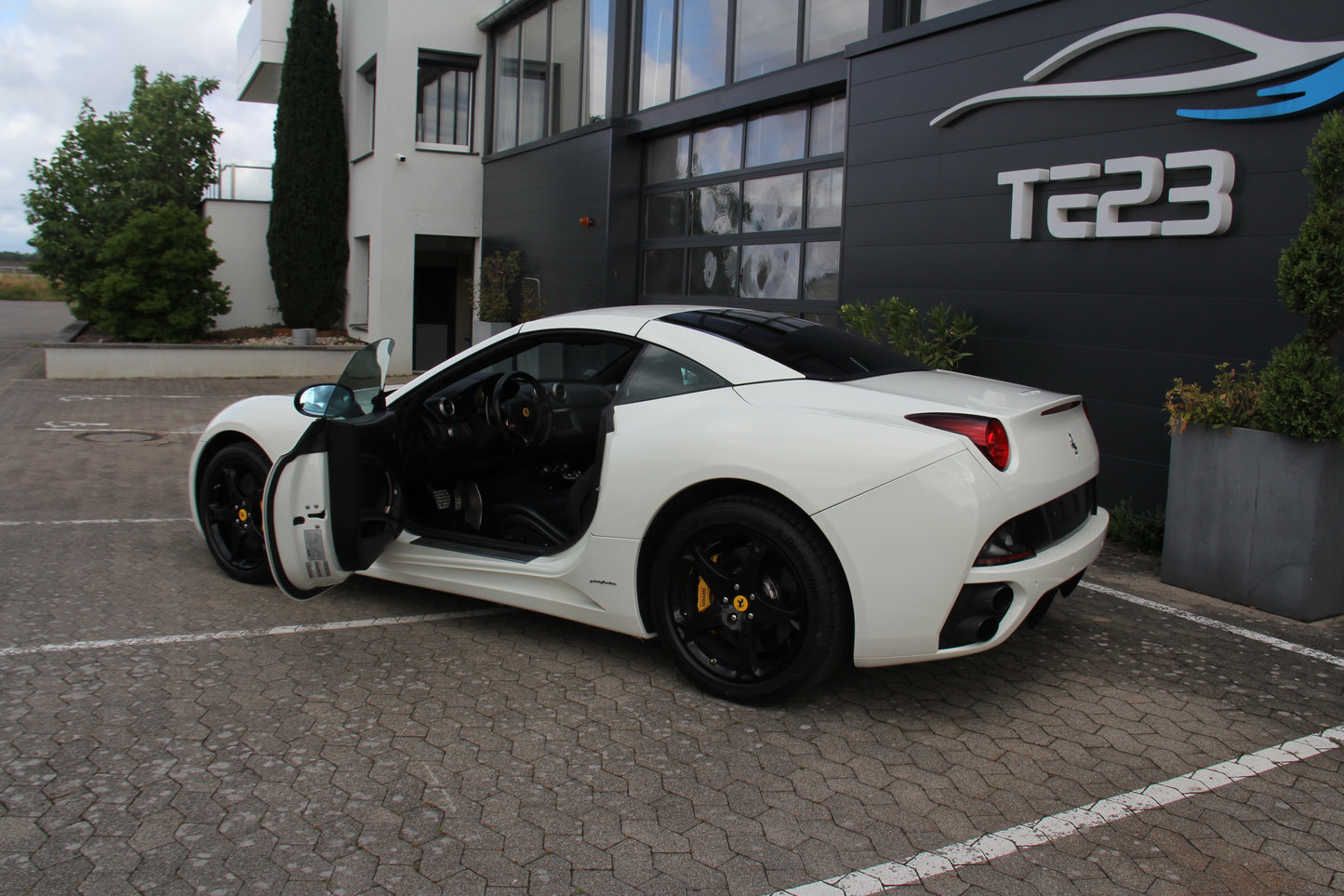 FERRARI CALIFORNIA