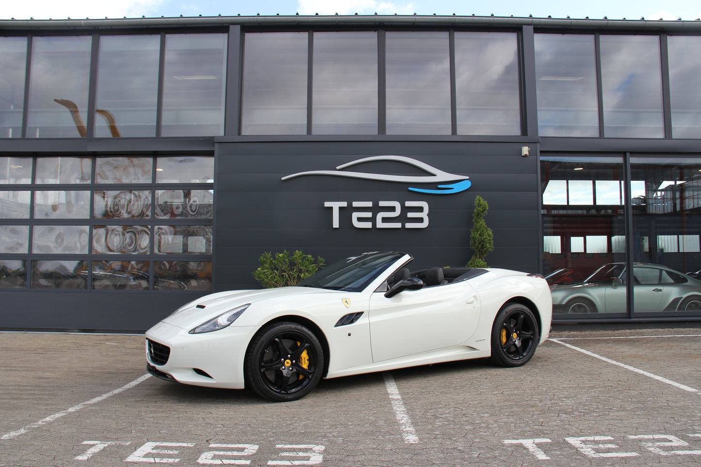 FERRARI CALIFORNIA