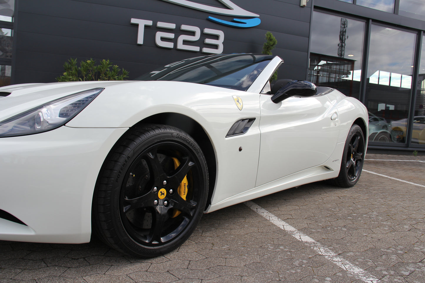FERRARI CALIFORNIA