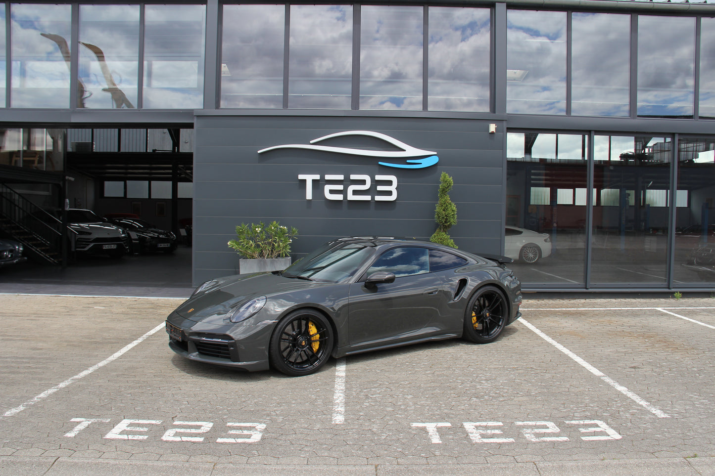 PORSCHE 992 TURBO S