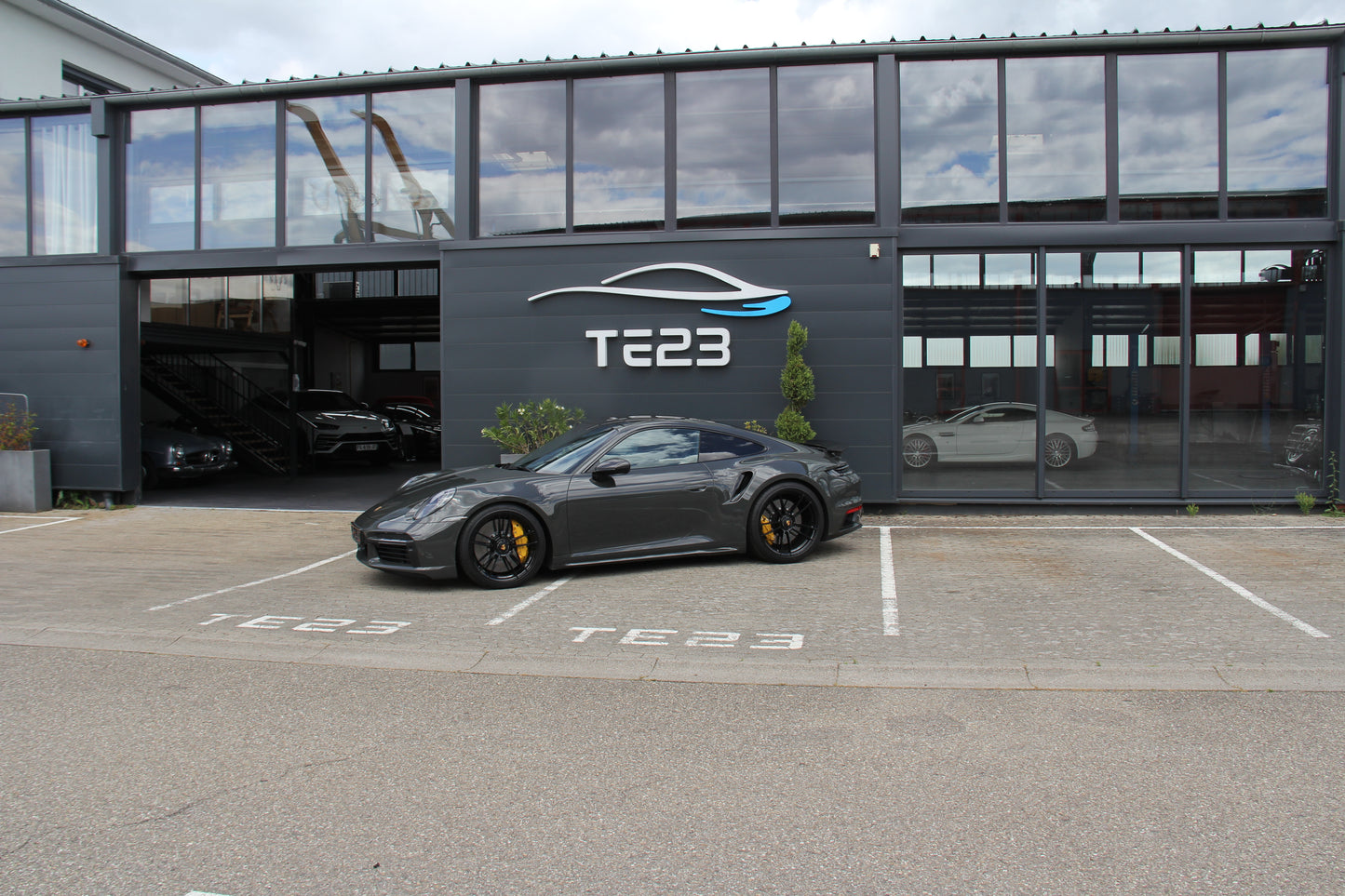 PORSCHE 992 TURBO S