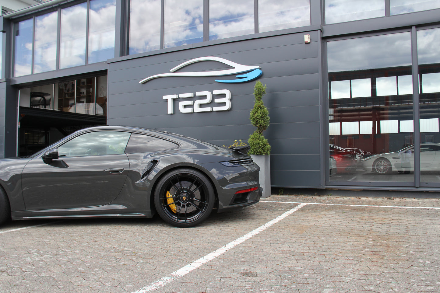 PORSCHE 992 TURBO S